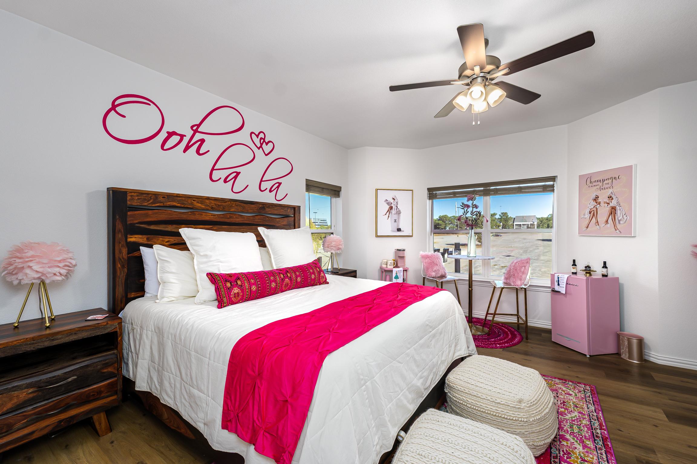 Luxury Haute Hideaway Boutique Vacation Rental Arlington TX - View 3