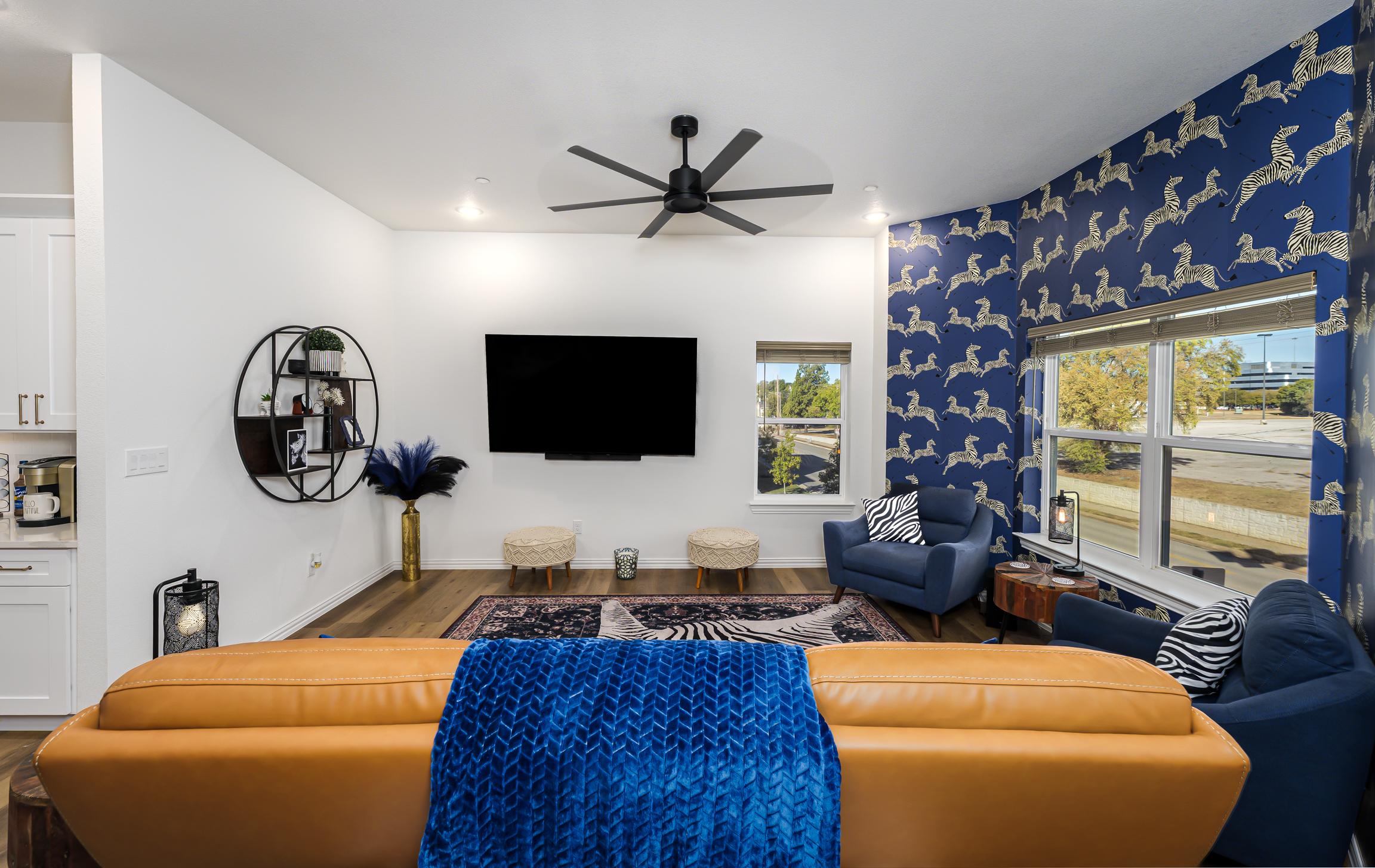 Luxury Haute Hideaway Boutique Vacation Rental Arlington TX - View 4